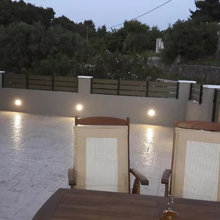 Sternes House * Agios Leon